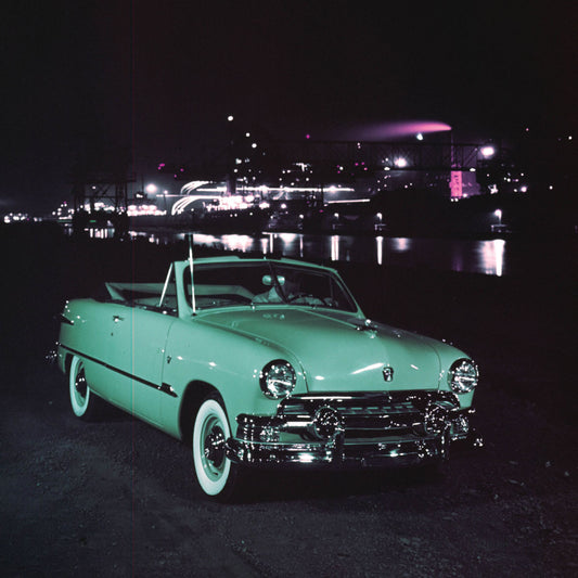 1951 Ford convertible at boat slip 0401-1436